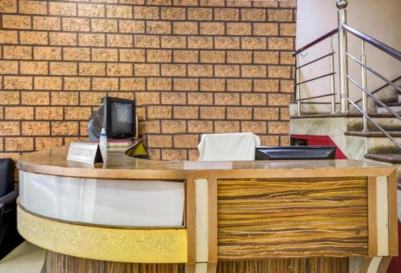 ホテル Capital O 79766  Star International