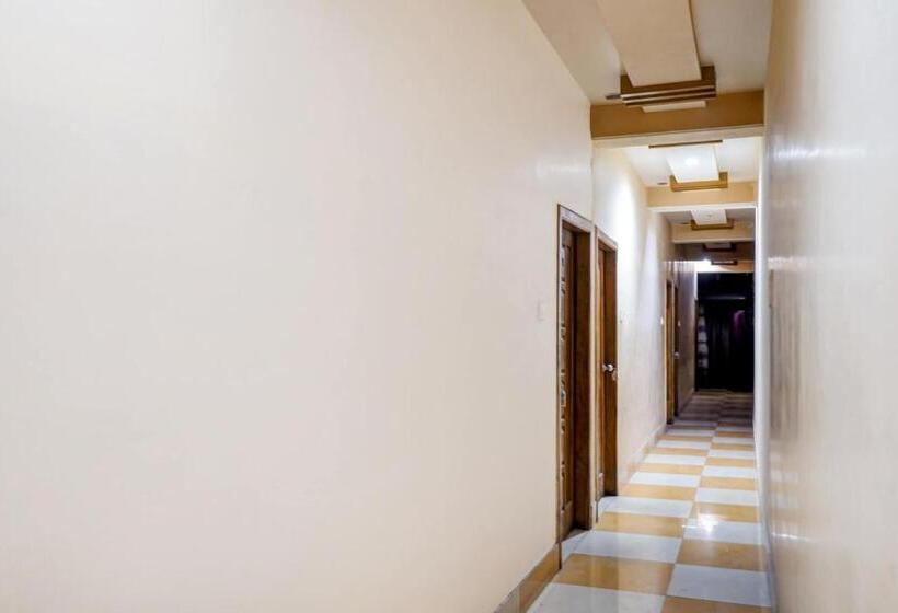 ホテル Capital O 79766  Star International