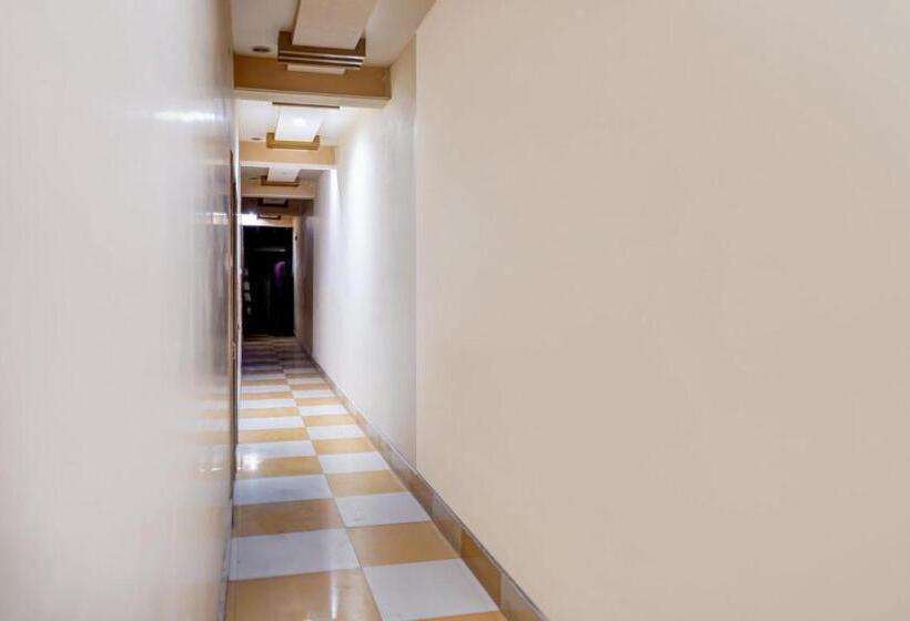 ホテル Capital O 79766  Star International