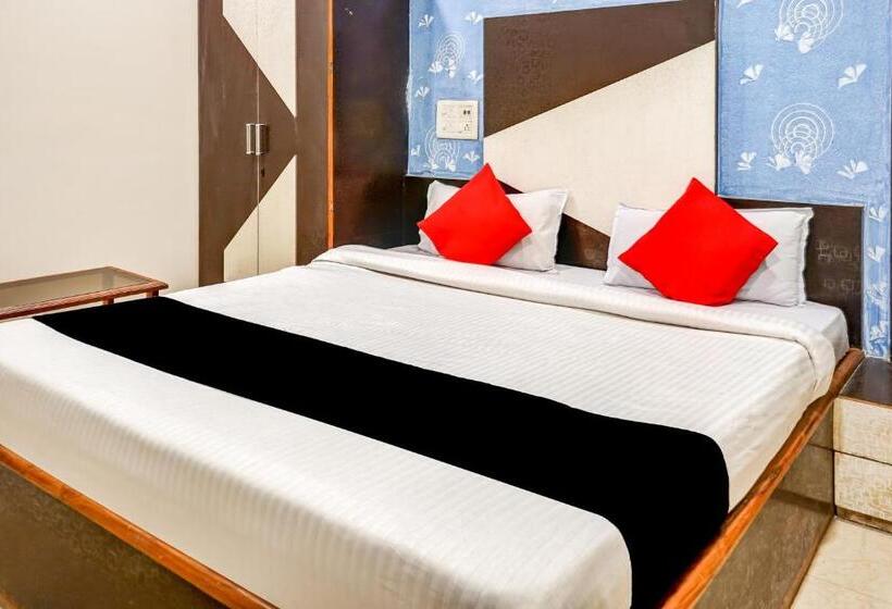 ホテル Capital O 79766  Star International