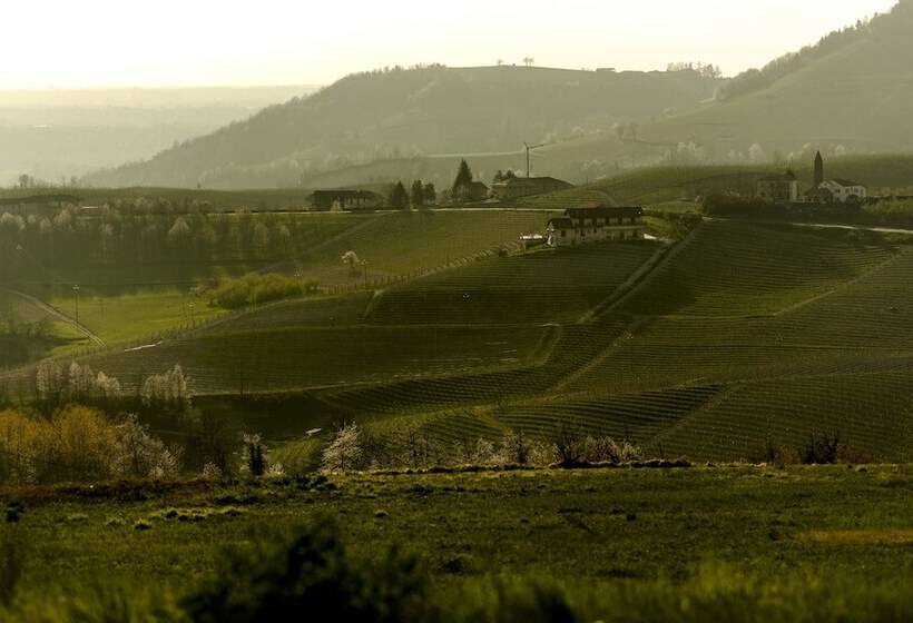 בית מלון כפרי Casa Di Langa