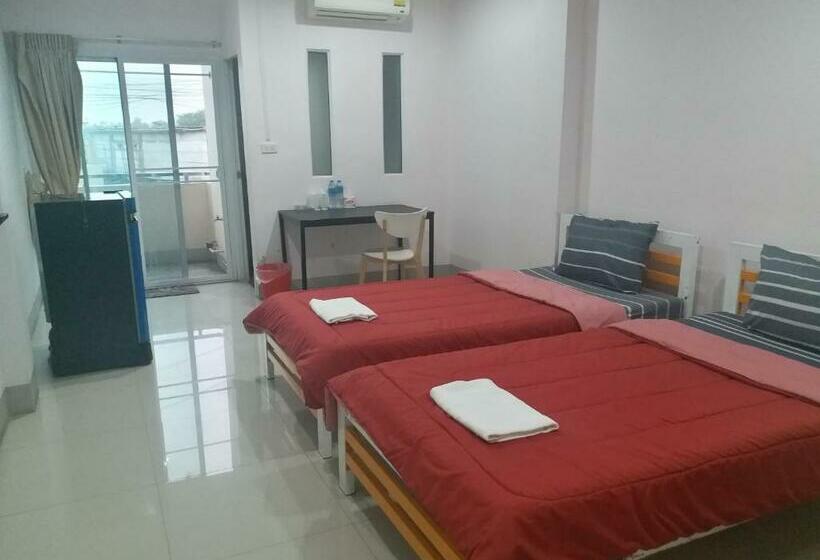 בית מלון כפרי Chawalee Place