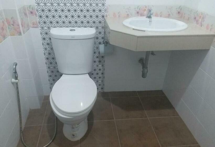 בית מלון כפרי Chawalee Place