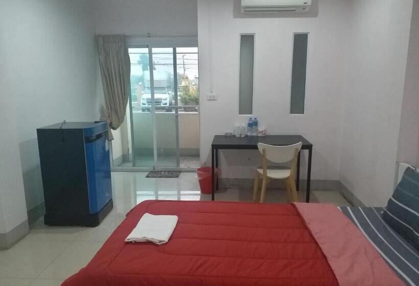 בית מלון כפרי Chawalee Place