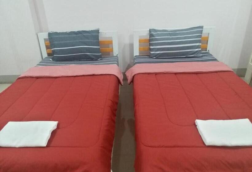 בית מלון כפרי Chawalee Place