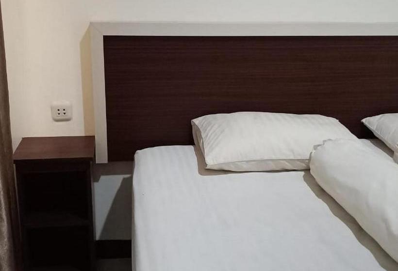 בית מלון כפרי Fidelia Homestay Palu Mitra Reddoorz