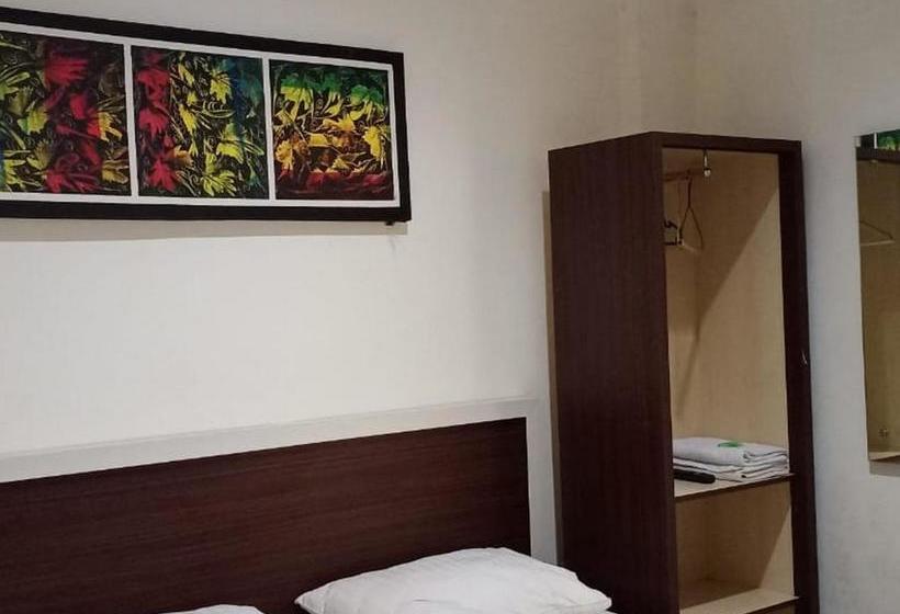 בית מלון כפרי Fidelia Homestay Palu Mitra Reddoorz