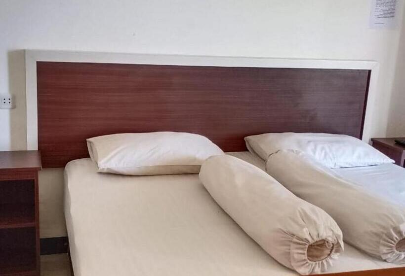 בית מלון כפרי Fidelia Homestay Palu Mitra Reddoorz