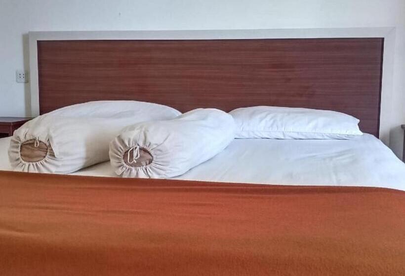 בית מלון כפרי Fidelia Homestay Palu Mitra Reddoorz