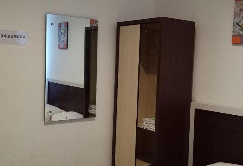 בית מלון כפרי Fidelia Homestay Palu Mitra Reddoorz