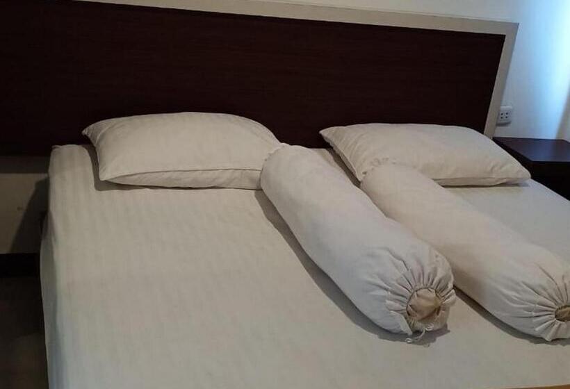 בית מלון כפרי Fidelia Homestay Palu Mitra Reddoorz