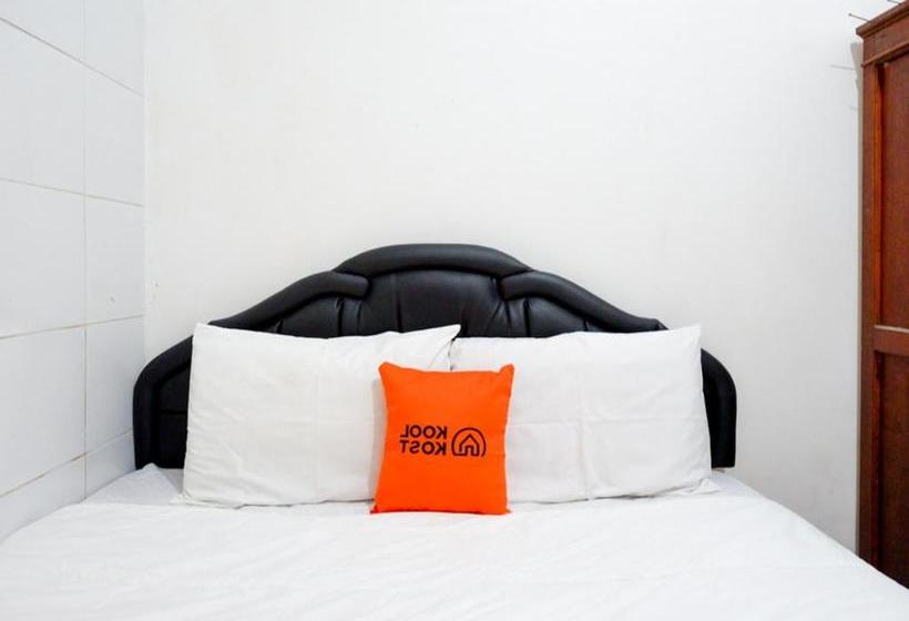 호텔 Koolkost Syariah Near Universitas Diponegoro Tembalang 2