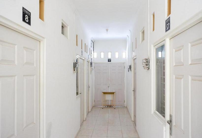 호텔 Koolkost Syariah Near Universitas Diponegoro Tembalang 2