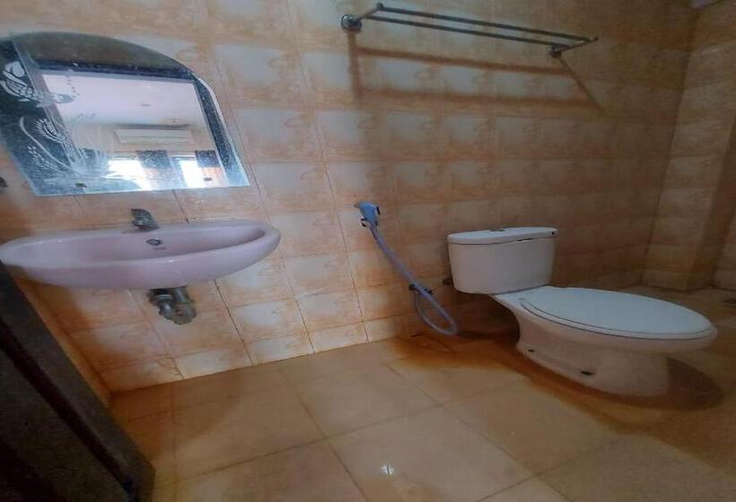 酒店 Mulia Kendari Mitra Reddoorz