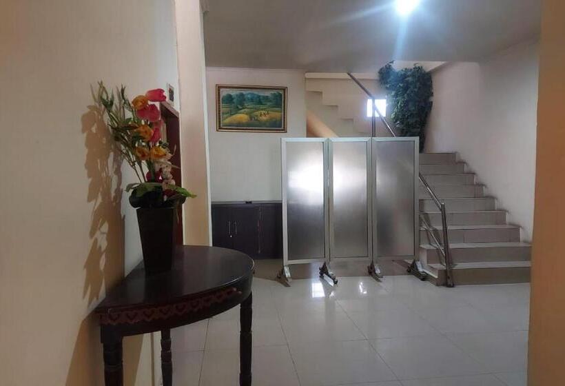 酒店 Mulia Kendari Mitra Reddoorz