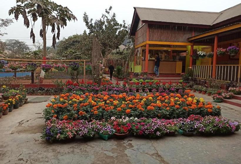 בית מלון כפרי Atithya Resort