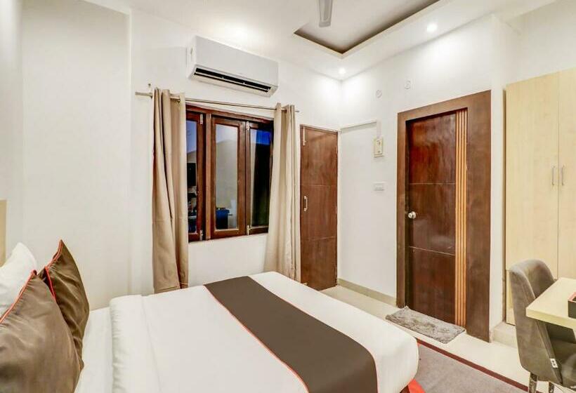 Отель Collection O 79138 Collection O Premier Inn