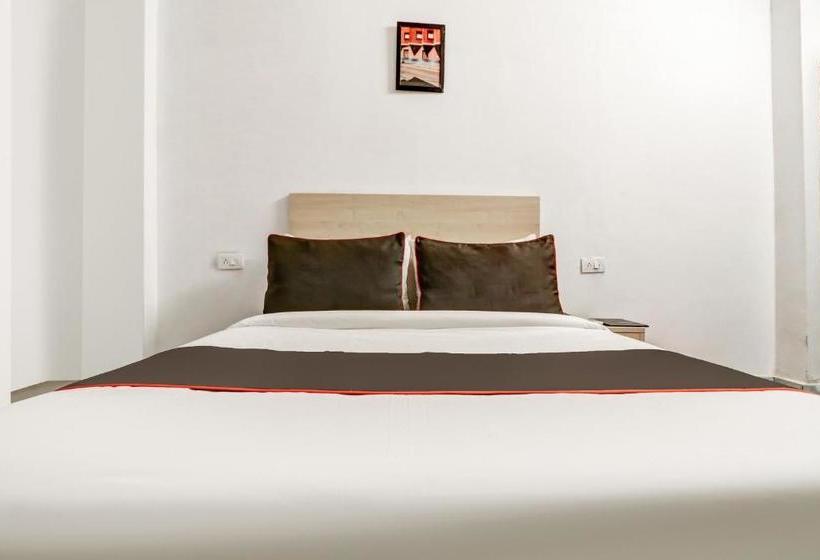 Отель Collection O 79138 Collection O Premier Inn