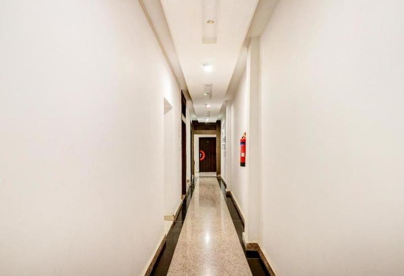 Отель Collection O 79138 Collection O Premier Inn