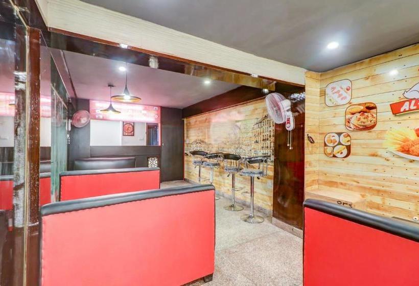 Отель Collection O 79138 Collection O Premier Inn