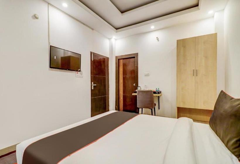 Отель Collection O 79138 Collection O Premier Inn