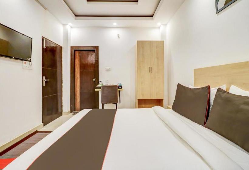 Отель Collection O 79138 Collection O Premier Inn