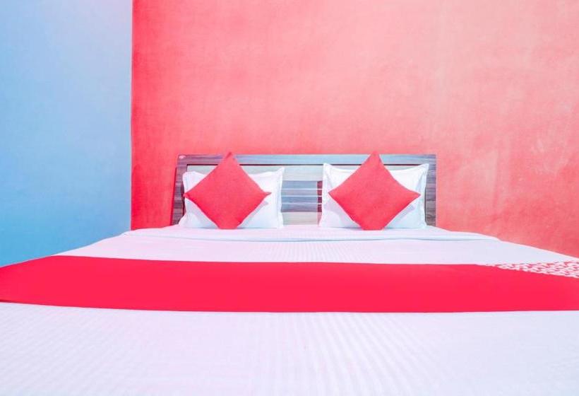 Отель Oyo 79756 Holiday