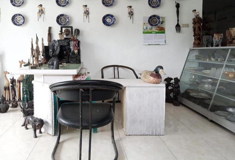 בית מלון כפרי Oyo 90229 Fidel Caestro Homestay