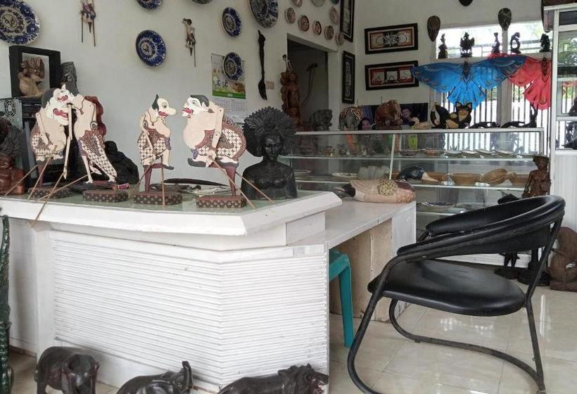 בית מלון כפרי Oyo 90229 Fidel Caestro Homestay