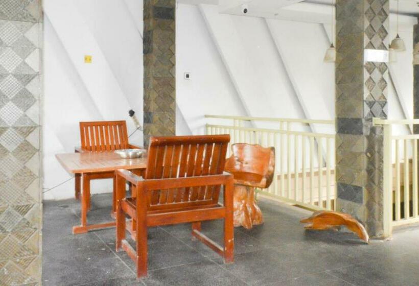 ホテル Oyo 90378 Rigari Guest House