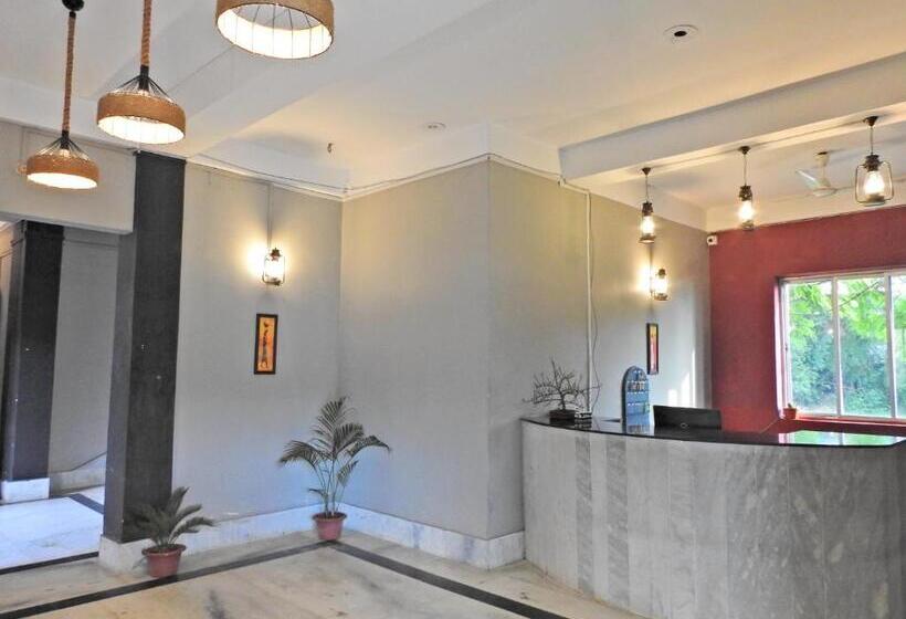 酒店 Lake Side Resort Neermahal