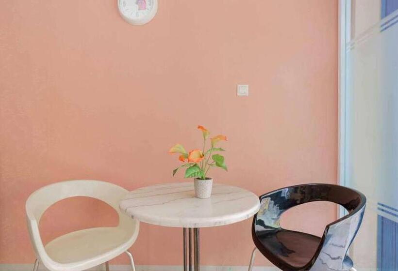 酒店 Queen Inn Batam Redpartner