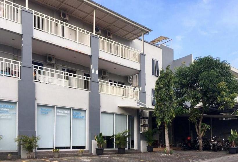 호텔 Reddoorz @ Citraland Surabaya