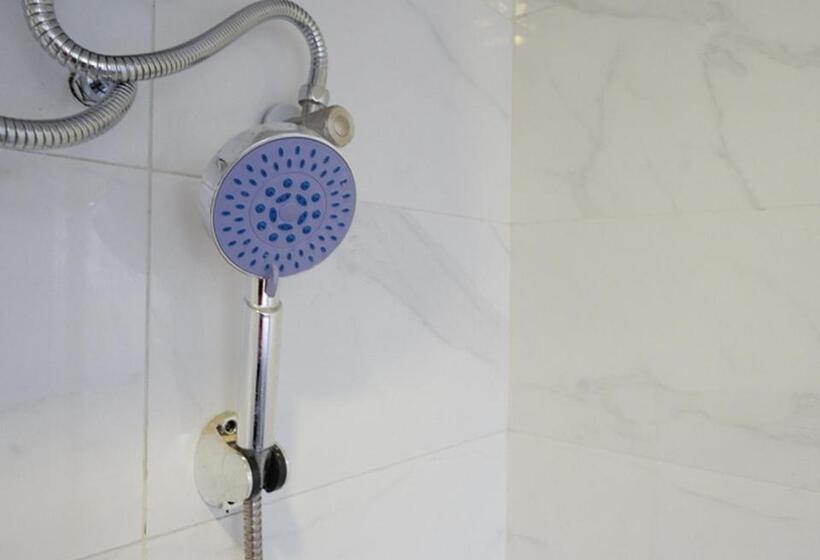 酒店 Reddoorz @ City Park Medoho Semarang