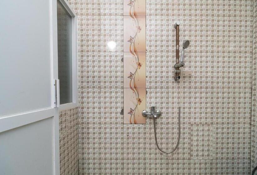 ホテル Reddoorz @ Jalan Gajah Mada Lampung