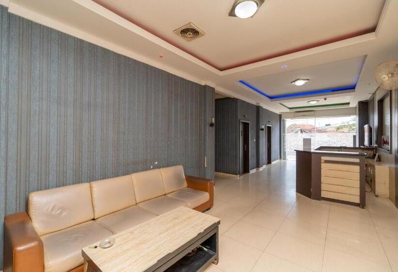 ホテル Reddoorz @ Jalan Gajah Mada Lampung