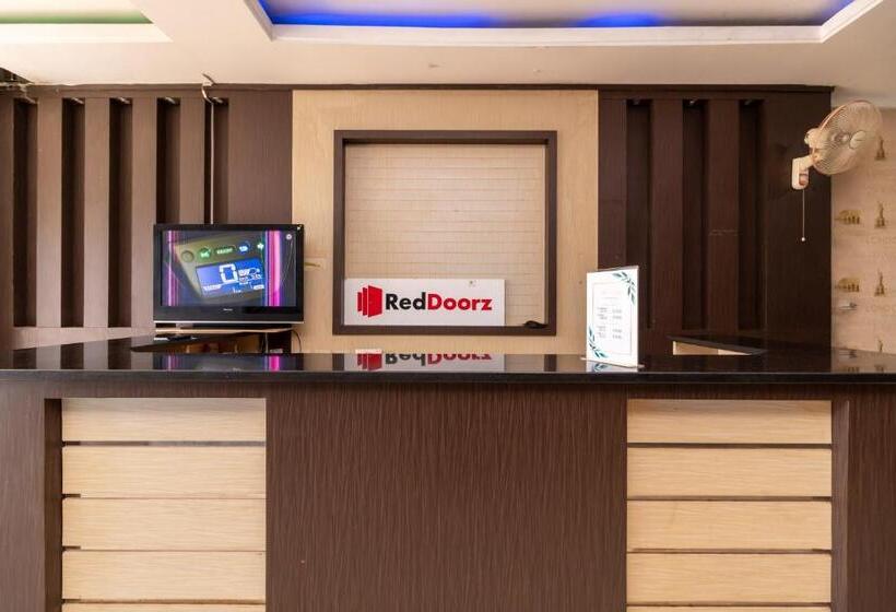 ホテル Reddoorz @ Jalan Gajah Mada Lampung