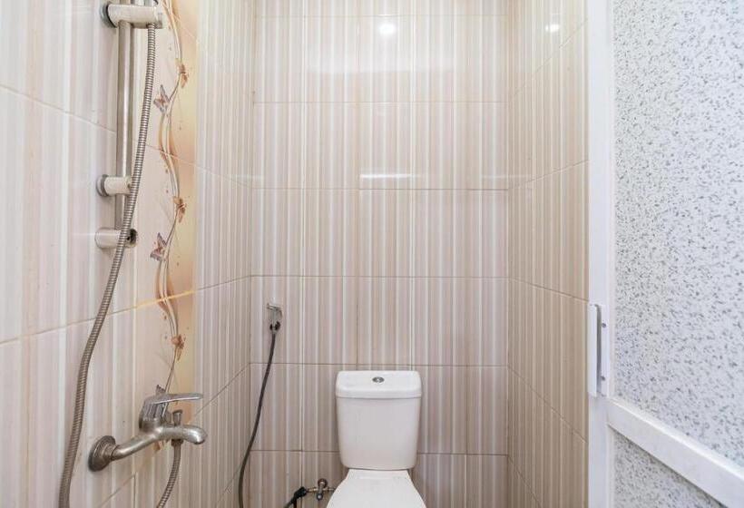 ホテル Reddoorz @ Jalan Gajah Mada Lampung