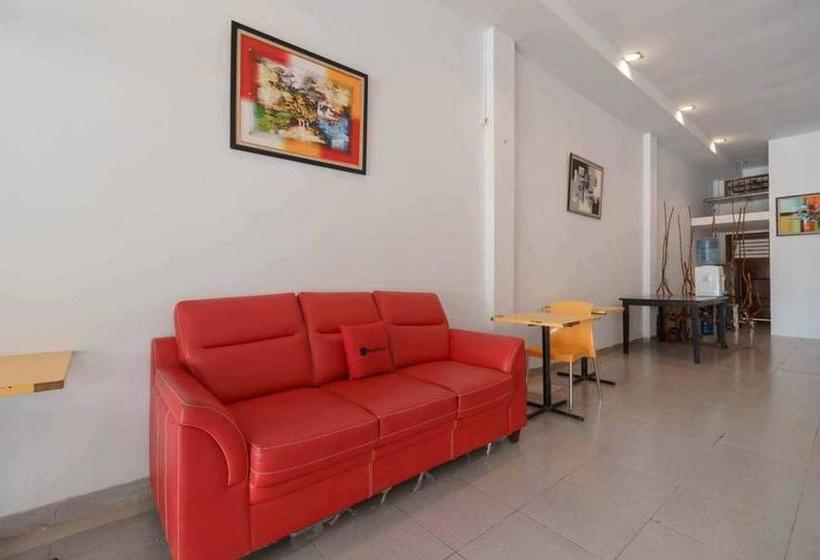 בית מלון כפרי Reddoorz @ Mutiara Residence