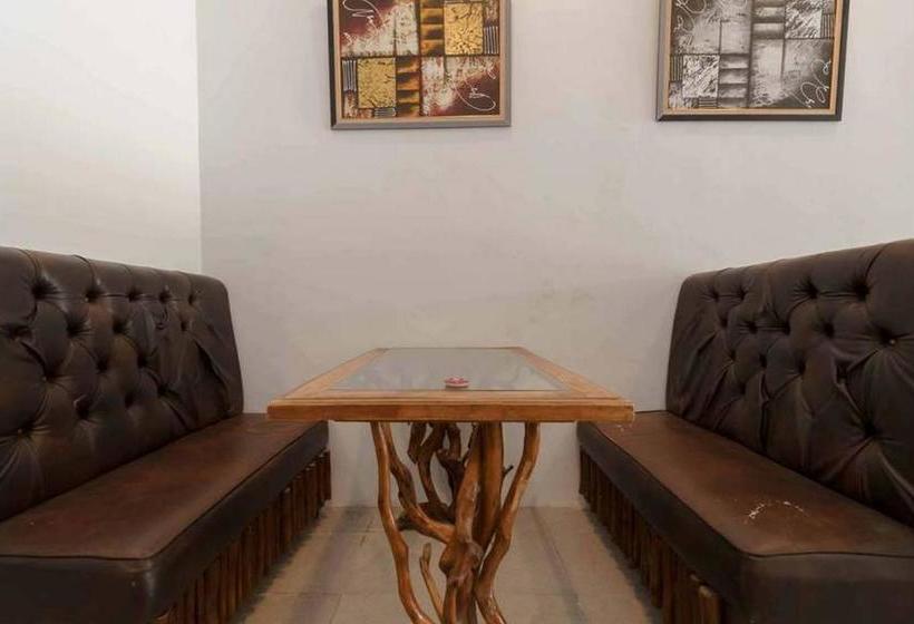 בית מלון כפרי Reddoorz @ Mutiara Residence