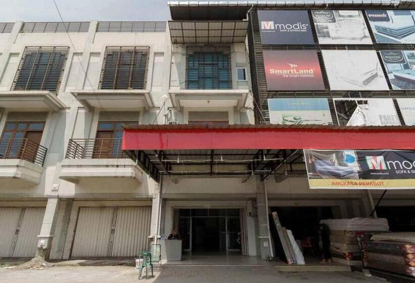 בית מלון כפרי Reddoorz @ Mutiara Residence