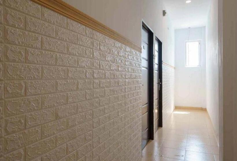 בית מלון כפרי Reddoorz @ Mutiara Residence