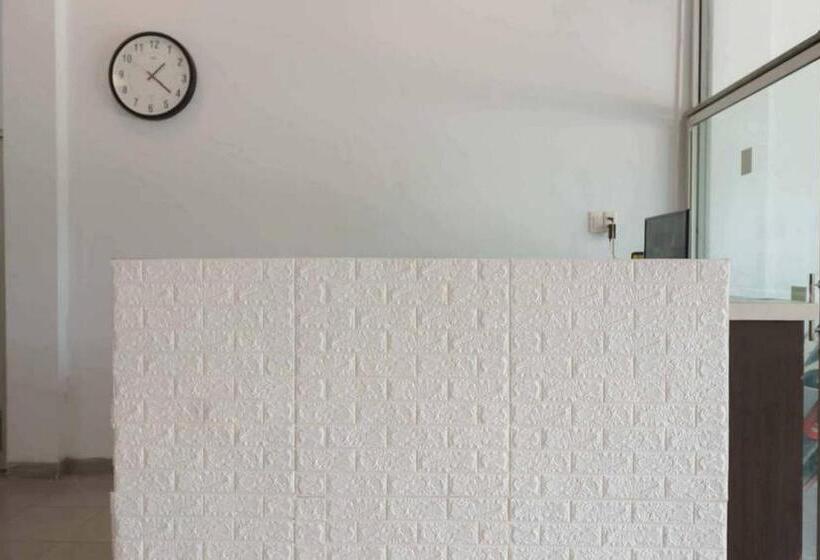 בית מלון כפרי Reddoorz @ Mutiara Residence