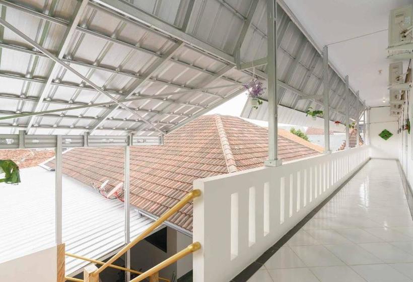 酒店 Reddoorz Syariah Near Exit Toll Jatiwarna 2