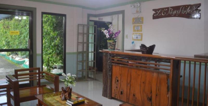 בית מלון כפרי Reddoorz Plus Near Bangui Windmills   Vaccinated Staff