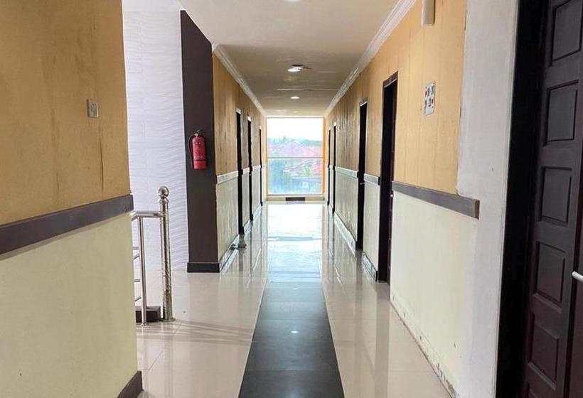 فندق Reddoorz Plus Syariah @ Jalan Syiah Kuala Banda Aceh