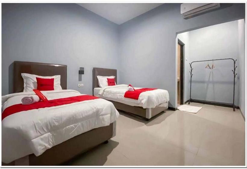 فندق Reddoorz Syariah Near T2 Juanda Airport 2