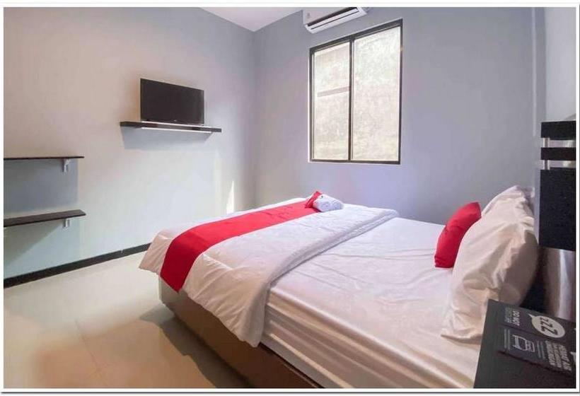 فندق Reddoorz Syariah Near T2 Juanda Airport 2