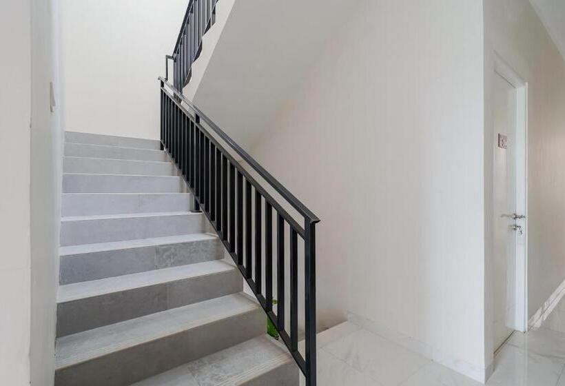 בית מלון כפרי Reddoorz Syariah Plus @ Bsd City