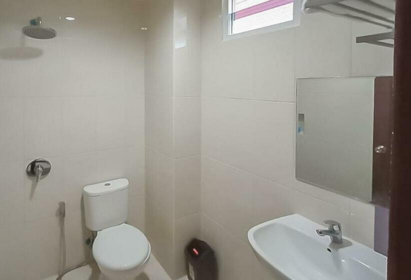 בית מלון כפרי Reddoorz Syariah Plus Near Tanjungpura University 2 Pontianak